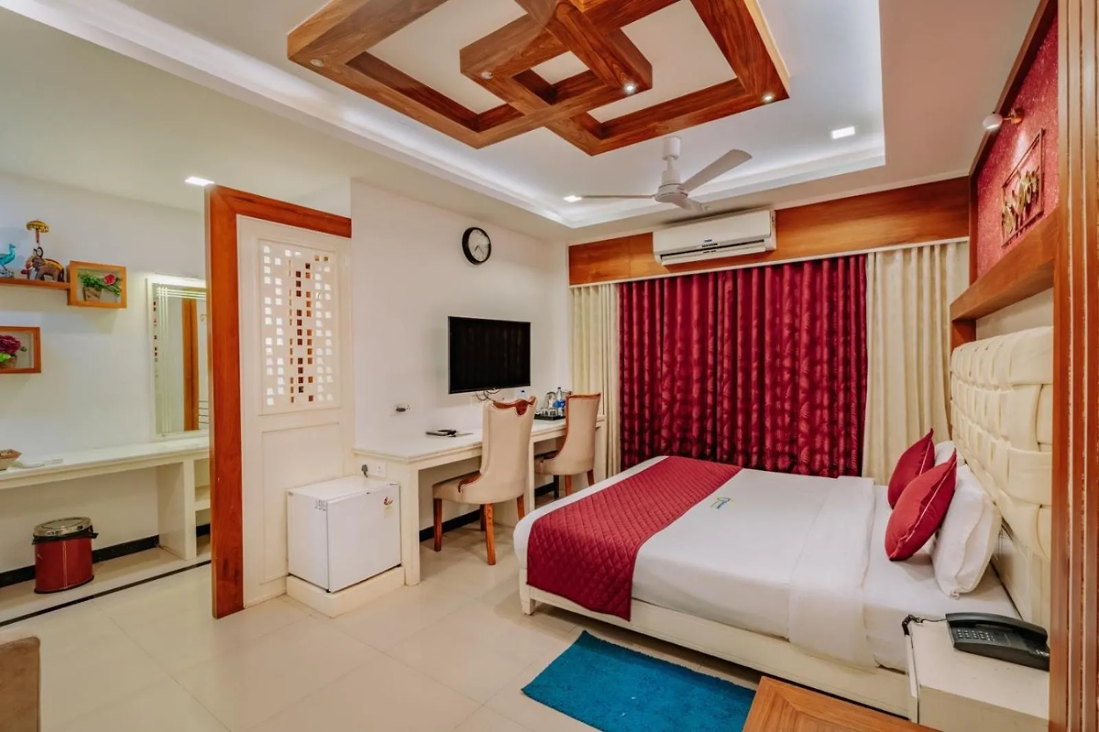 Excellency Airport Hotel Angamaly