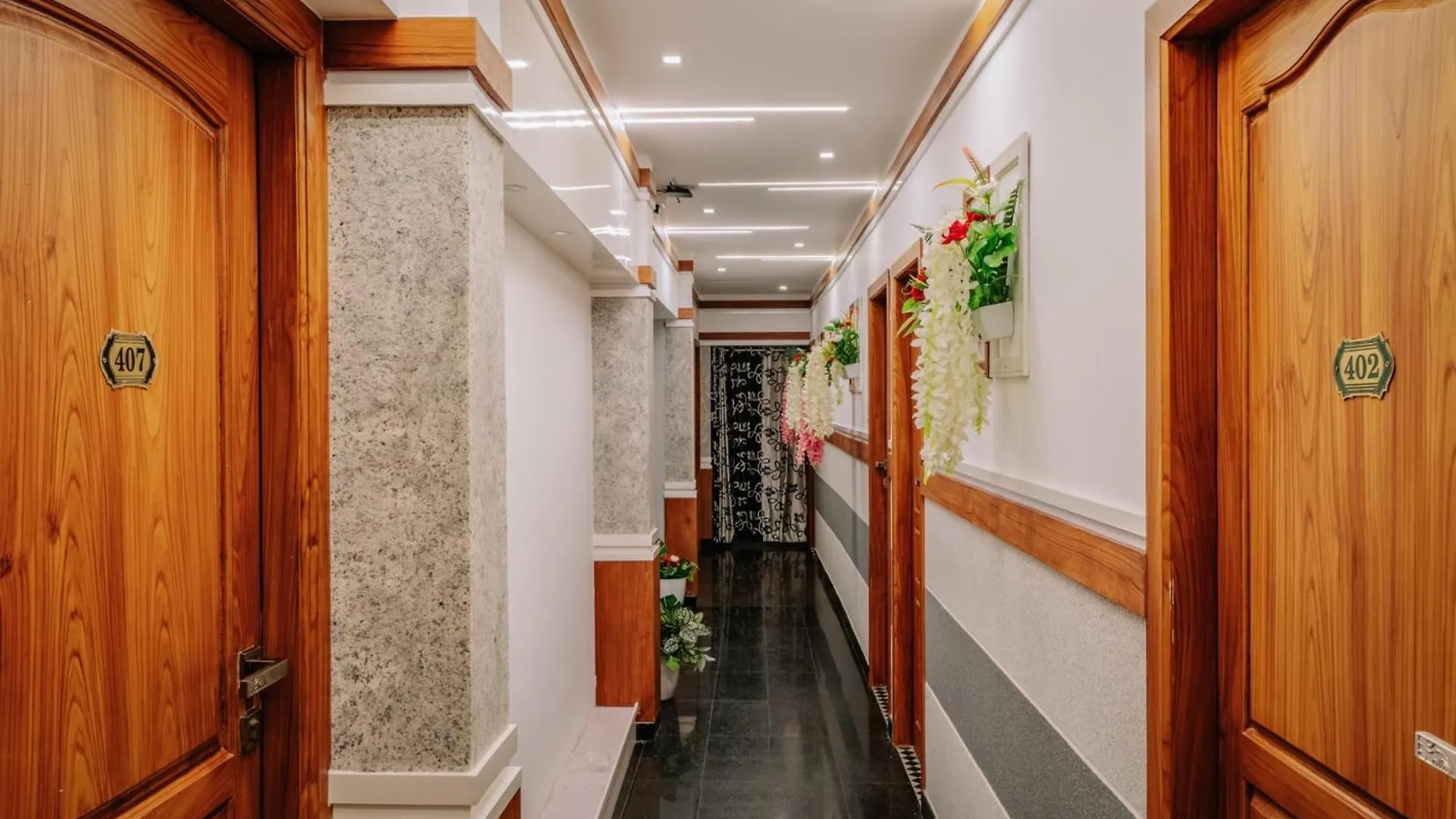 Excellency Airport Hotel Angamali